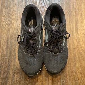 Brooks beast 20 running sneaker. Black. Size 12